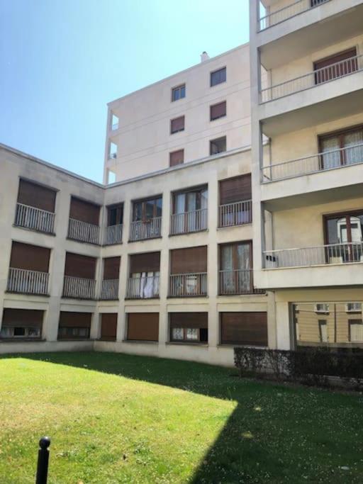 Nice Flat St Germain En Laye Centre 30 Minutes To Paris Saint-Germain-en-Laye Extérieur photo
